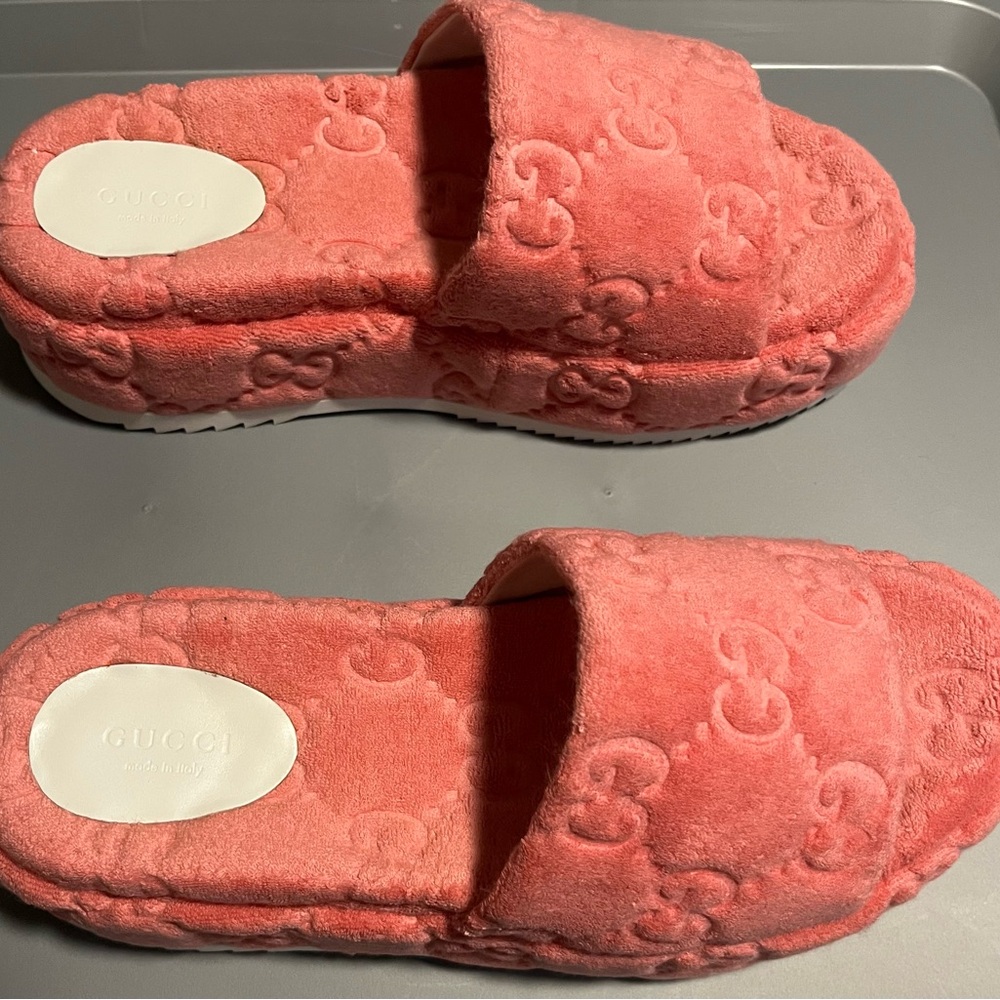Gucci Pink Plush Slide Sandals - Picture 2 of 8